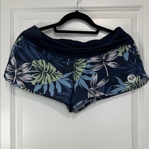 Roxy Women's Blue Tropical Print Shorts